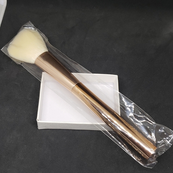 Chique blush brush - Picture 2 of 2